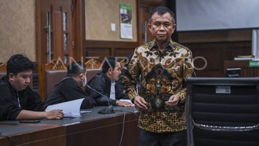 Direktur Utama PT Mora Telematika Indonesia Galumbang Menak